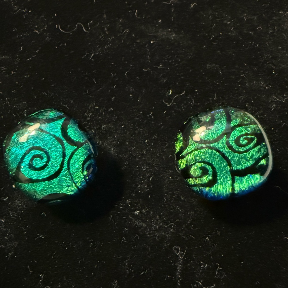 Elegant Green and Black Swirl Earrings